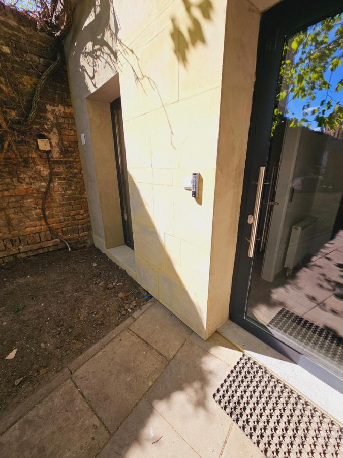 Przy Targu Rybnym Hostal *