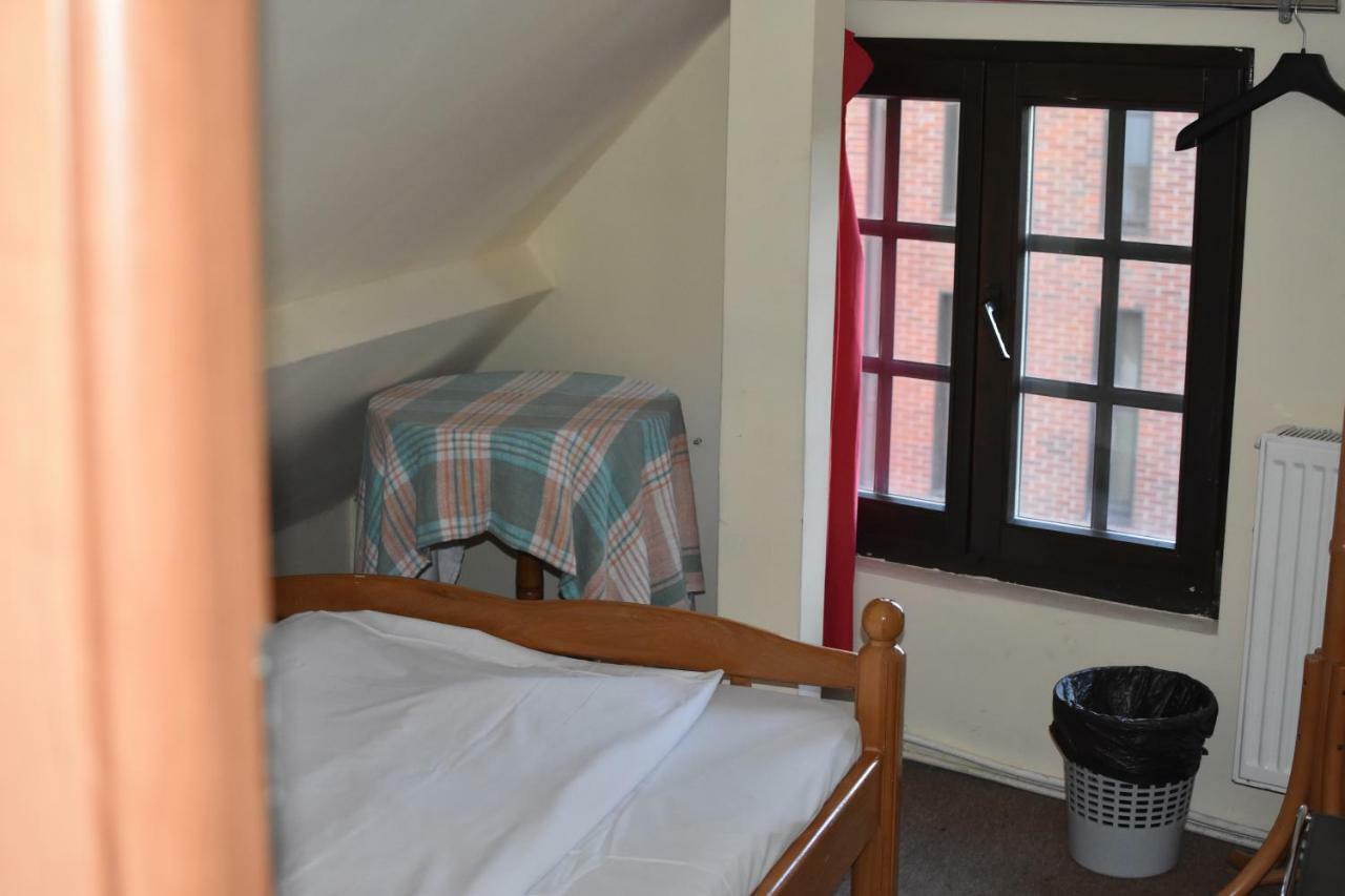 Przy Targu Rybnym Hostal *